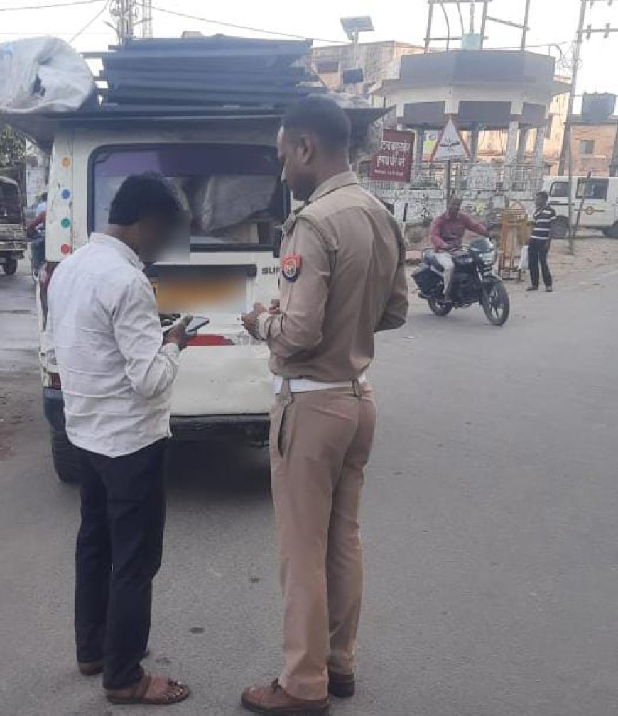 यातायात पुलिस द्वारा नगर उरई एवं कस्बा कालपी में कुल 143 चालान कर वाहन चालकों को यातायात नियमों का पालन करने के लिए किया जागरूक