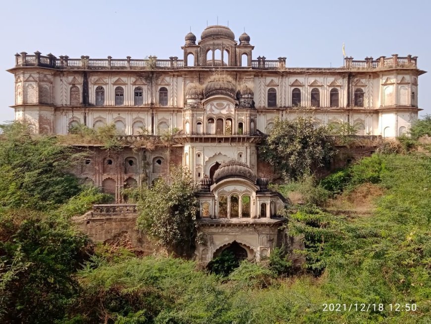 बाबर से युद्ध में कनार गढ़ ध्वस्त होने के बाद बनाया गया जगम्मनपुर का किला