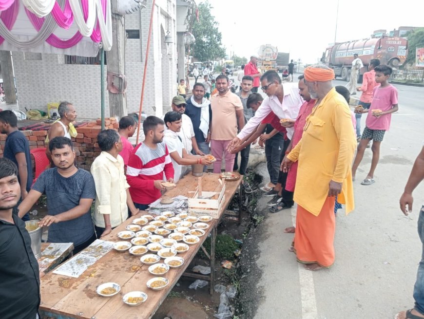 दुर्गा मंदिर पर हुआ भंडारे का आयोजन