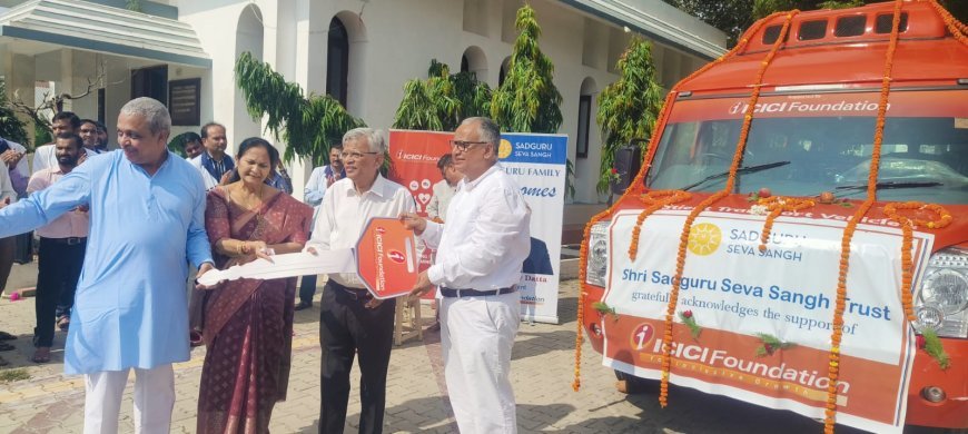 CICI बैंक प्रेसिडेंट संजय दत्त ने सदगुरू नेत्र चिकित्सालय का किया भ्रमण, नेत्र रोगियों की सेवा देख नेत्र चिकित्सालय को सौंपा रोगी वाहन