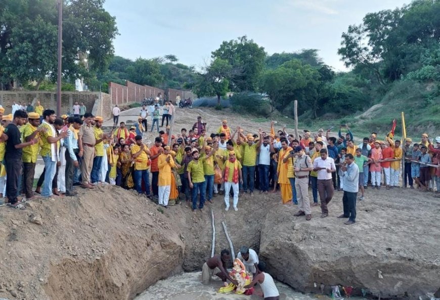 श्याम पैलेस के राजा को नाम आंखों से हजारों लोगो की मौजूदगी में दी गयी बिदाई