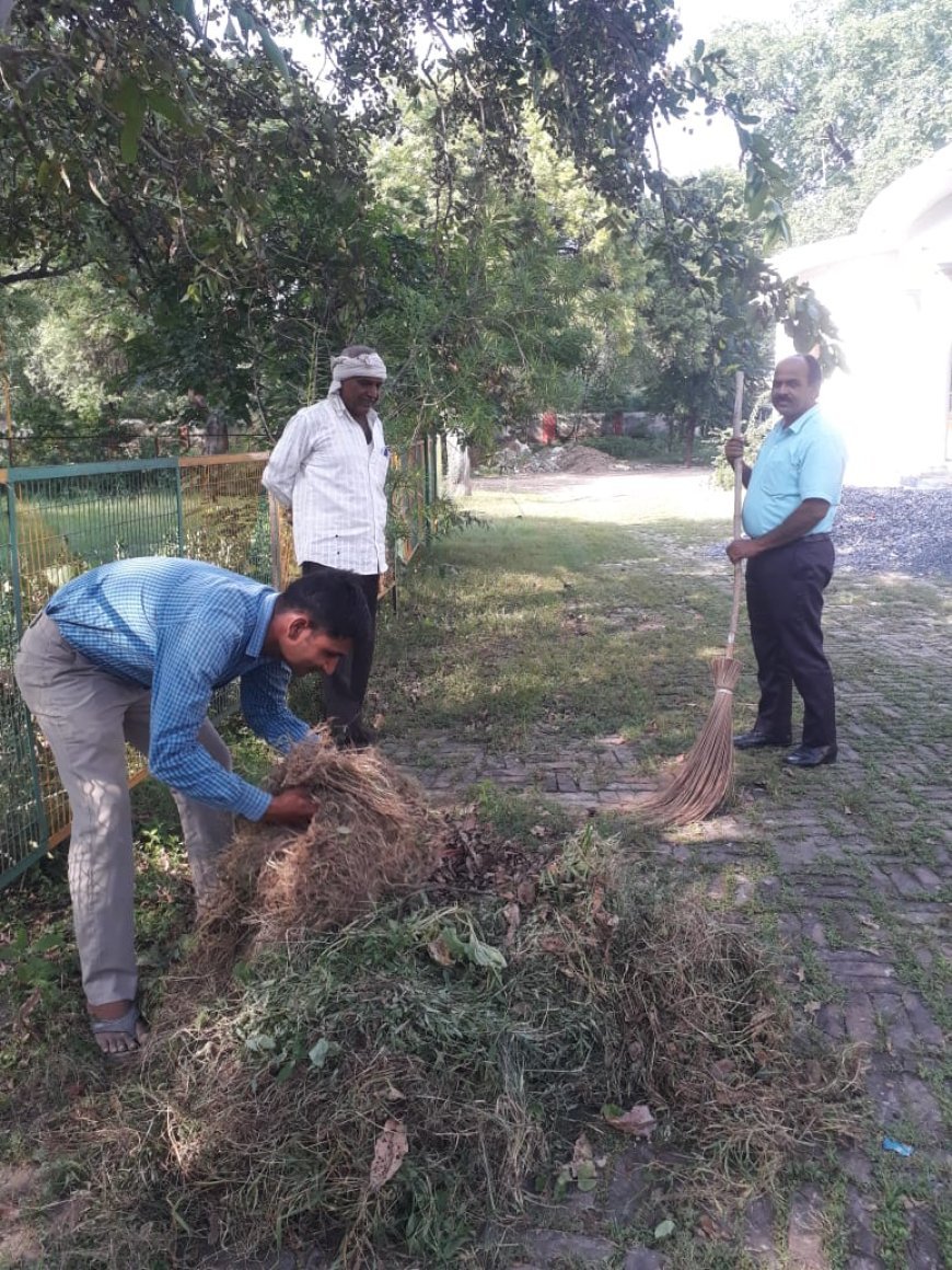 स्वच्छता अभियान पखवाड़ा का आयोजन जिला सैनिक कल्याण कार्यालय में आयोजित किया गया