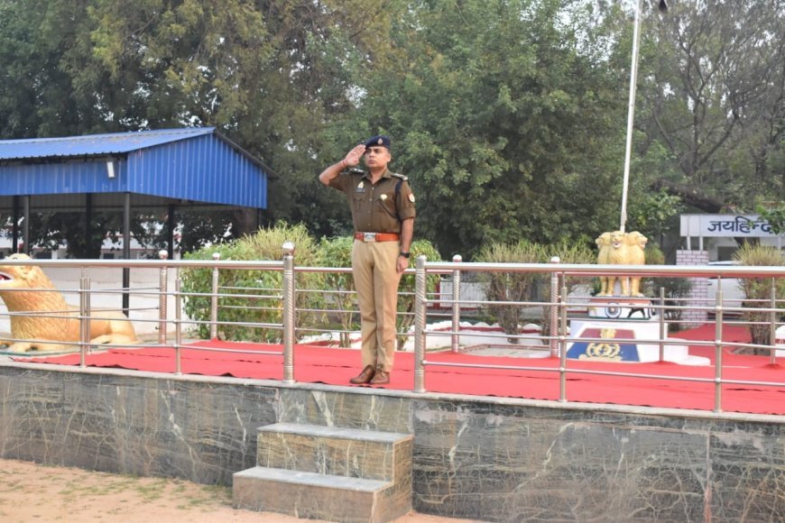 पुलिस अधीक्षक जालौन द्वारा शुक्रवार परेड की सलामी ली गयी