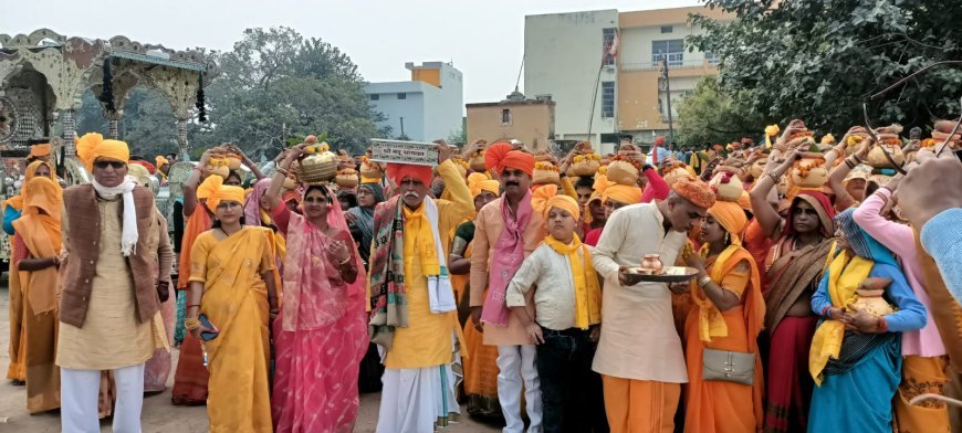 ग्राम पडरी में आयोजित श्रीमद्भागवत कथा की निकाली गई भव्य कलश यात्रा