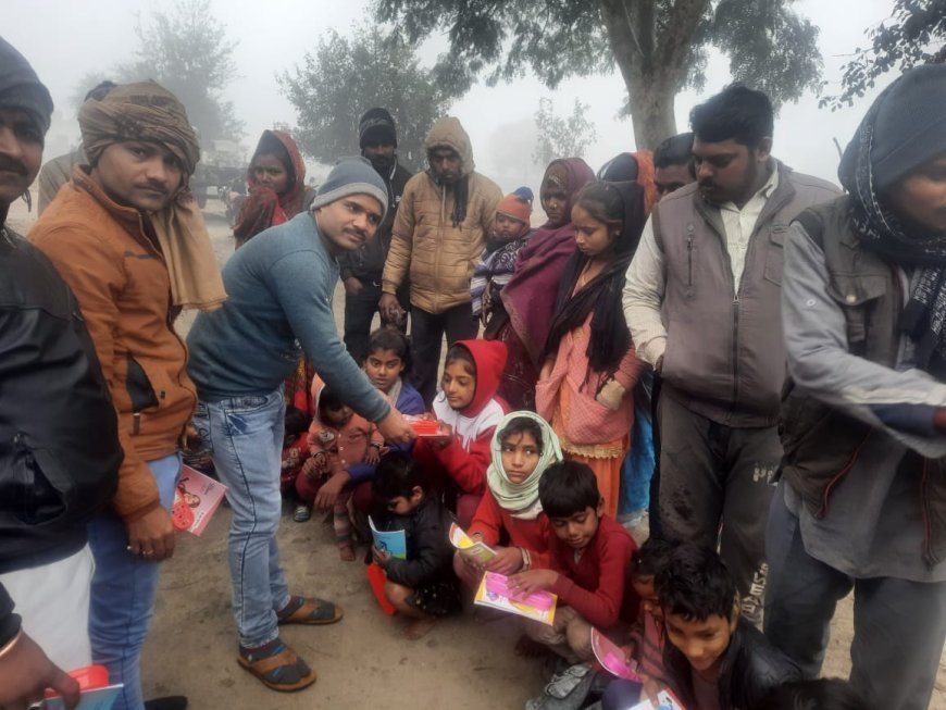 प्राण प्रतिष्ठा के उपलक्ष्य में अग्रवंश सेवा समिति द्वारा पाठ सामग्री का किया वितरण