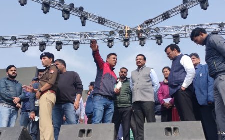 जिलाधिकारी ने राजकीय इंटर कॉलेज में पहुंच कर गौरव महोत्सव की तैयारियो का लिया जायजा