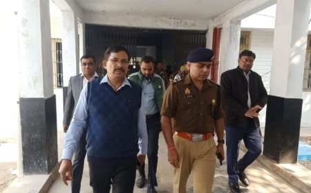 डीएम व एसपी ने आगामी लोकसभा सामान्य निर्वाचन के दृष्टिगत मतदेय स्थलों का किया निरीक्षण