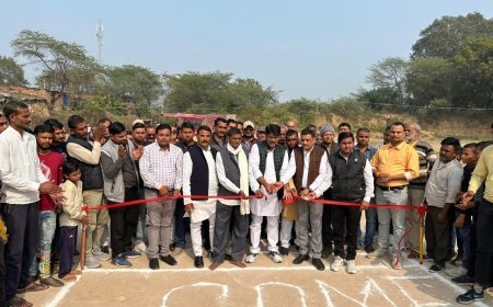 ब्लॉक प्रमुख व समाजसेवी देवेंद्र गुप्ता नें संयुक्त रूप से प्रीमियर लीग क्रिकेट टूर्नामेंट का फीता काटकर किया उद्घाटन