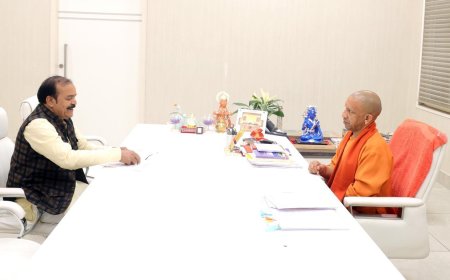 पूर्व विधायक ने मुख्यमंत्री से मुलाकात कर धर्मस्थलों तथासड़कों के विकास के लिए सौंपा पत्र