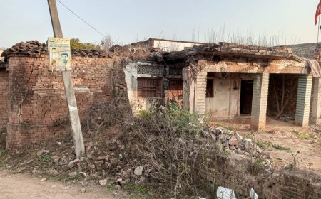 अतिवृष्टि से क्षतिग्रस्त घर के मुआवजे में बाधक बना लेखपाल