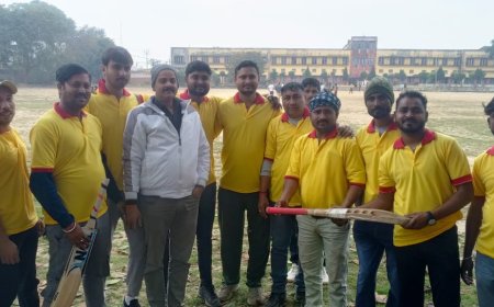 रोमांचक मैत्री क्रिकेट मैच में राजस्व इलेवन अजीतमल ने नगर पंचायत इलेवन बाबरपुर अजीतमल को 3 विकेट से हराया