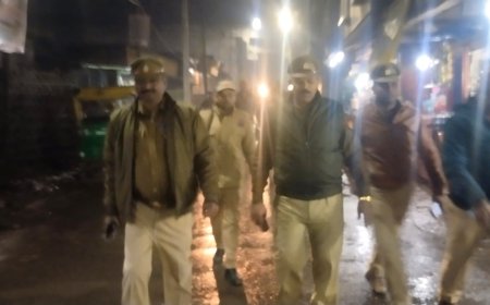पुलिस ने नगर में फूट मार्च कर दिलाया सुरक्षा का एहसास