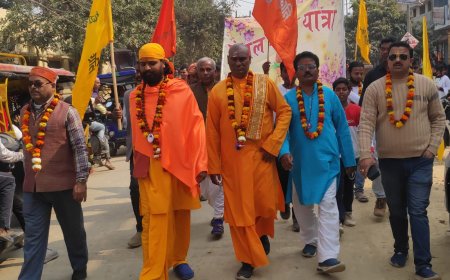 श्री हरि कथा से पूर्व बलरामपुर शहर में निकाली गयी दिव्य शोभायात्रा