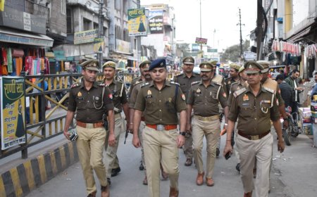 पुलिस अधीक्षक ने कोतवाली पुलिस वल के साथ किया पैदल गस्त