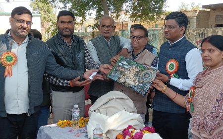 खंड शिक्षा अधिकारी के स्थानांतरण पर हुआ विदाई समारोह, सदर विधायिका रहीं मौजूद