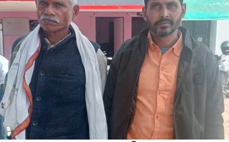 हत्या के मामले में दो दशक से फरार चल रहे अभियुक्त को यूपी एसटीएफ व गुजरात क्राइम ब्रांच ने किया गिरफ्तार