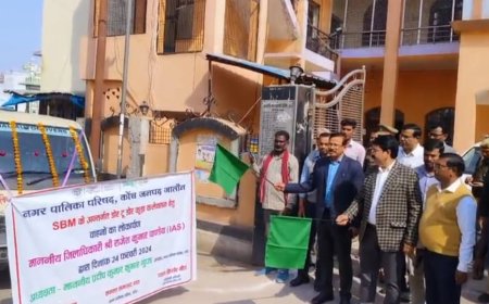 स्वच्छत भारत मिशन के तहत डी एम ने 6 कूड़ा वाहनों को दिखायी हरी झंडी