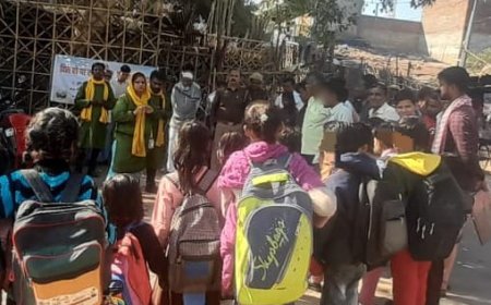 नुक्कड़ नाटक के माध्यम से किया जागरूक