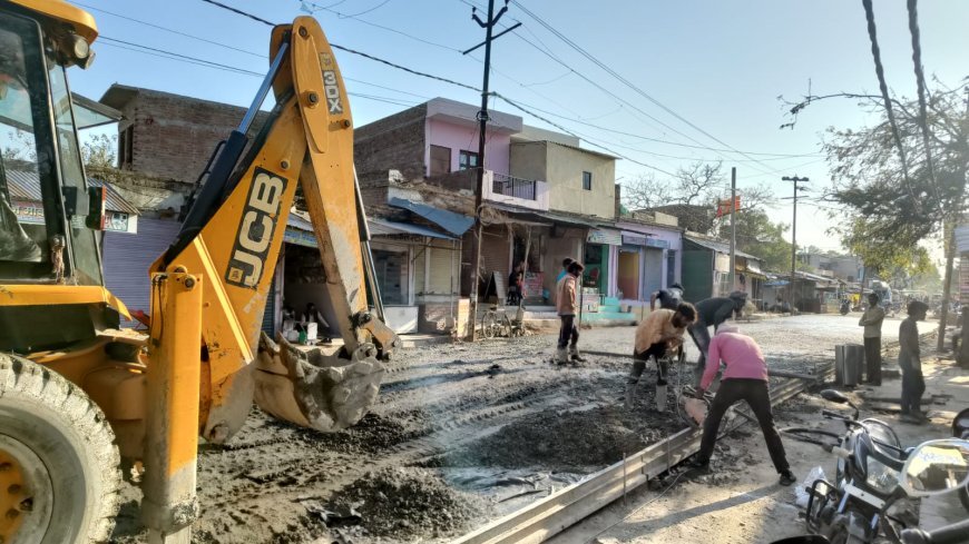 विनोद चतुर्वेदी का राजनीतिक कैरियर खत्म, लेकिन दलबदल के फायदे गिनाने में जुटे