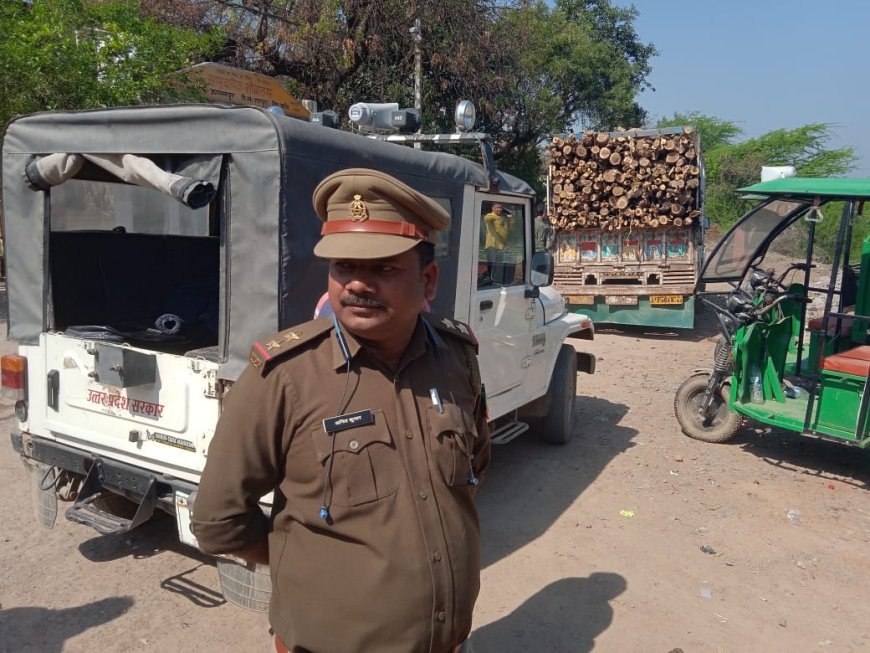 बिलायती (जंगली) लकड़ी लाद कर जा रहे लोडर सहित दो गिरफ्तार