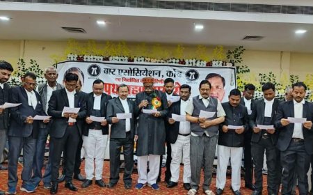केंद्रीय मंत्री भानु प्रताप वर्मा ने बार संघ पदाधिकारियो को दिलाई शपथ