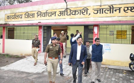 डीएम एवं एसपी ने जिला निर्वाचन कार्यालय का किया निरीक्षण