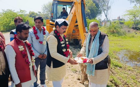 सड़क निर्माण का पालिकाध्यक्ष ने किया भूमि पूजन