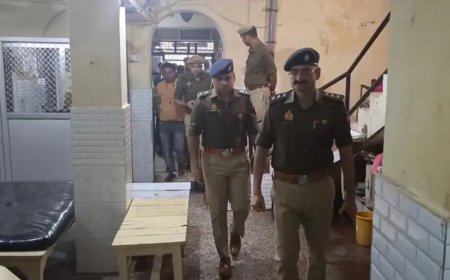 अचानक सामने गाय आने से पलटी पुलिस जीप, महिला थाना अध्यक्ष समेत तीन पुलिसकर्मी घायल