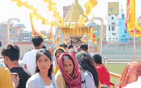 हर-हर महादेव से गूंजे शिवालय, मंदिरों में उमड़ी भीड़