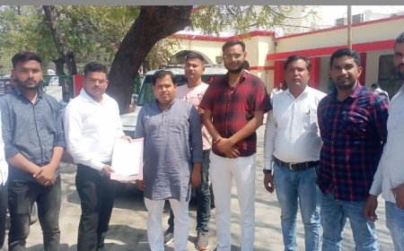 राजकीय मेडिकल कालेज में बुनियादी सुविधाओं की कमी को लेकर बुंदेली सेना ने एसडीएम को सौपा ज्ञापन