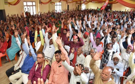 इंडिया गठबंधन के लोकसभा प्रत्याशी अवधेश प्रसाद का अयोध्या में विशाल कार्यकर्ता सम्मेलन संपन्न