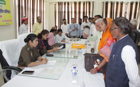 संपूर्ण समाधान दिवस पर ज़िलाधिकारी और पुलिस अधीक्षक रहीं मौजूद