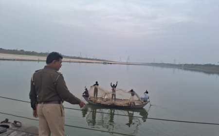 पुलिस ने निजी क्लीनिक के डॉक्टर से की पूछताछ - पति ने पत्नी पर बेटे को यमुना नदी में फेंकने का लगाया था आरोप