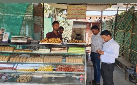 दूषित खाद्य पदार्थ बेचने वालों पर खाद्य सुरक्षा विभाग की टीम ने की ताबड़तोड़ कार्यवाही