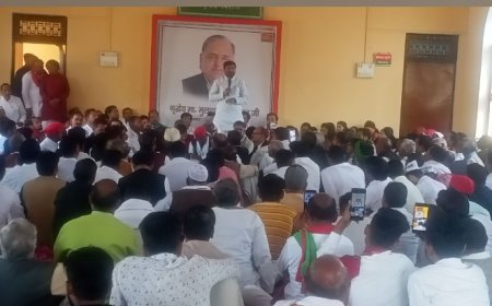 इंडिया गठबंधन प्रत्याशी नारायणदास अहिरवार के पक्ष में उमड़ा जनसैलाब