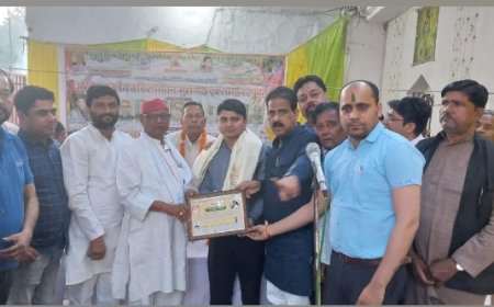 माहिल तालाब पर अखिल भारतीय कवि सम्मेलन का हुआ आयोजन