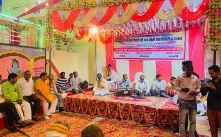 यमुना तट पर होली मिलन समारोह धूमधाम से हुआ सम्पन्न