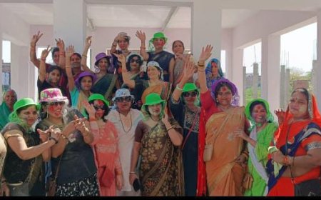 महिला संगठनों ने सामूहिक रूप से आयोजित किया होली मिलन समारोह