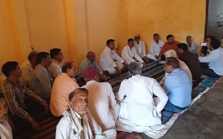 सनादय भवन में स्व जातियों का हुआ होली मिलन समारोह