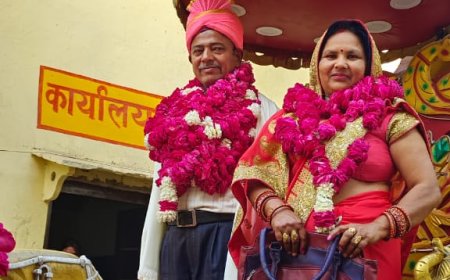 सेवानिवृत्ति होने वाले शिक्षक श्री प्रमोद कुशवाह को भव्य विदाई दी गई l