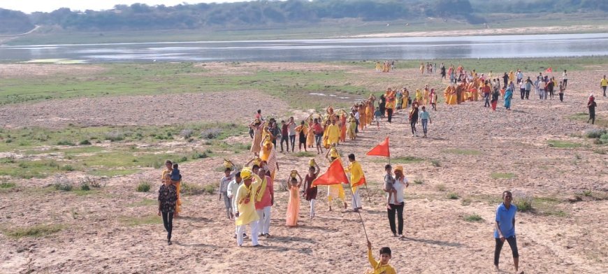 भव्य यात्रा के साथ शुरू हुई सात दिवसीय श्रीमद भगवत व राम कथा,पंचनद धाम से भरा गया पवित्र जल