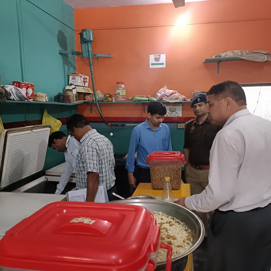 खाद्य विभाग ने की छापेमारी, संग्रहित किये नमूने