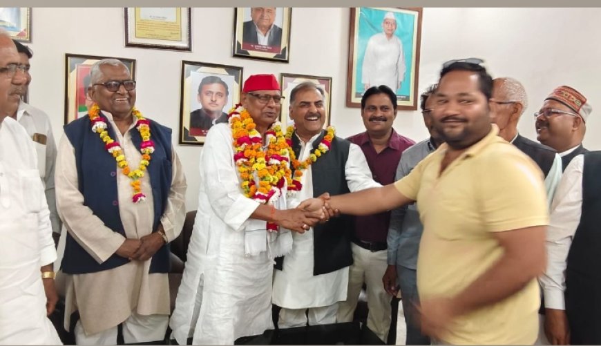इंडिया गठबंधन के सपा प्रत्याशी नारायणदास अहिरवार का भोगनीपुर लोकसभा क्षेत्र में हुआ भव्य स्वागत