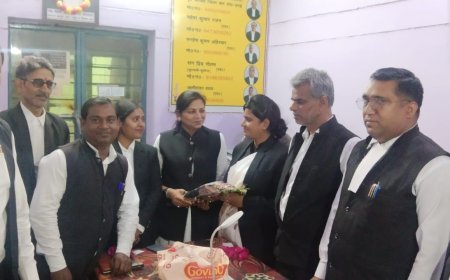 बार कौंसिल प्रत्याशी राधा यादव ने जिला न्यायालय में किया भ्रमण