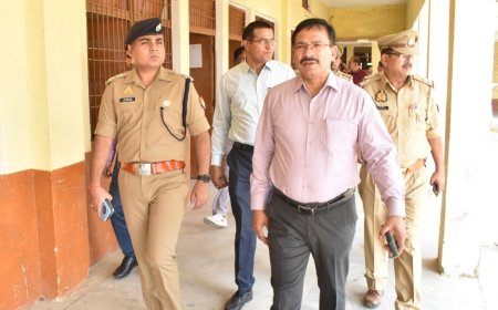 डी एम व एस पी ने मतदान केंद्रों का किया भौतिक निरीक्षण