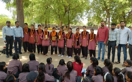 जन सहयोगी इंटर कॉलेज पृथ्वीपुर इटावा के हाई स्कूल तथा इंटरमीडिएट के प्रतिभाशाली बच्चों को किया गया सम्माननित