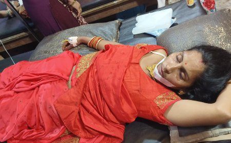 खूनी सड़क पर अनियंत्रित होकर पलटी कार दो की हालत गम्भीर