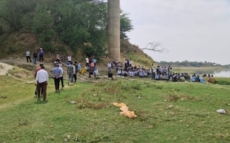 कृतिका का शव देख हर किसी की आंखें हुई नम, यमुना तट सिकरोड़ी घाट पर हुआ अंतिम संस्कार