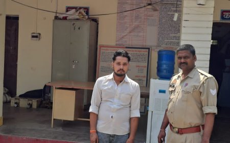 50 लीटर अवैध कच्ची शराब संग पकड़ा गया अभियुक्त