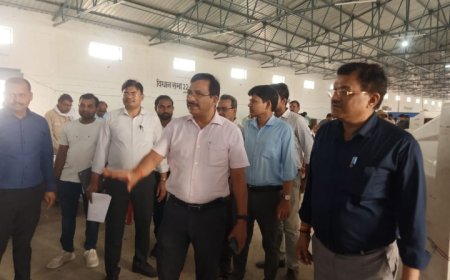 जिला निर्वाचन अधिकारी ने नवीन गल्ला मंडी में किया ईवीएम व वीवीपैट का निरीक्षण